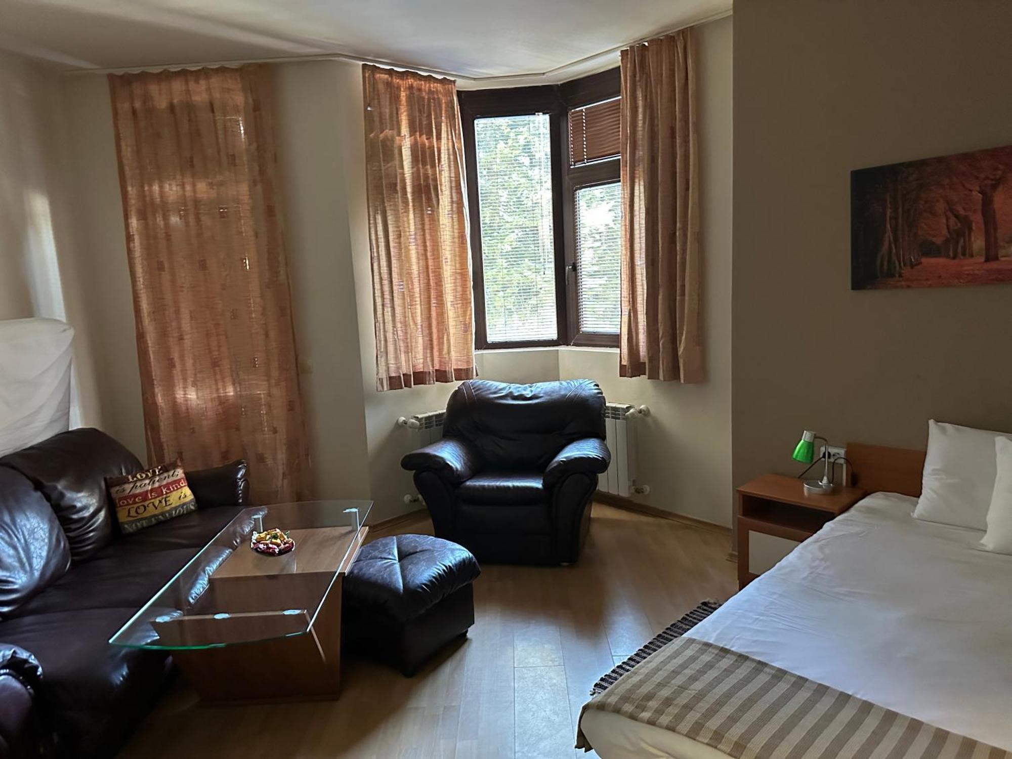 In Flora Apartment *